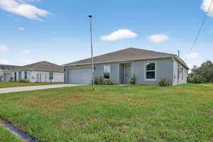2377 SW Chestnut Lane, Port Saint Lucie, FL 34953 - MLS#R11113172