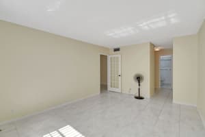 3090 NW 46th Avenue 105c, Lauderdale Lakes, FL 33313 - MLS#R11113178