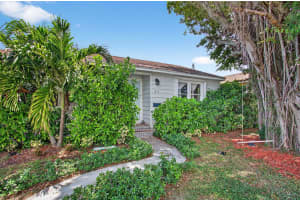 614 S E Street, Lake Worth Beach, FL 33460 - MLS#R11113185