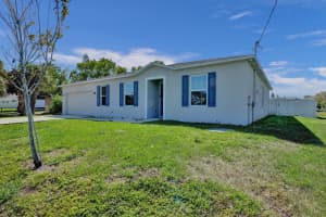 1744 SE Blackwell Drive, Port Saint Lucie, FL 34953 - MLS#R11113195