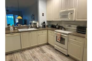 35 Harbour Isle Drive W 101, Fort Pierce, FL 34949 - MLS#R11113204