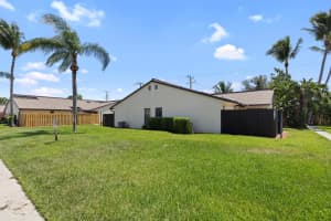 2804 Waterview Circle, Palm Springs, FL 33461 - MLS#R11113216