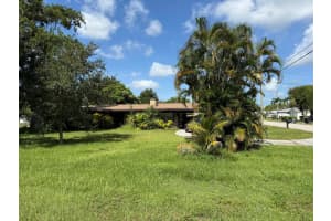 1001 Tortugas Avenue, Fort Pierce, FL 34982 - MLS#R11113247