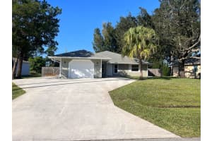 1045 Sw Bay State Road, Port Saint Lucie
