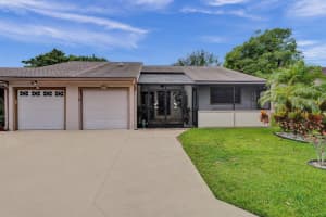 96 Mayfair Lane, Boynton Beach