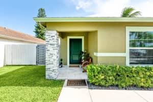 820 Selkirk Street, West Palm Beach, FL 33405 - MLS#R11113379