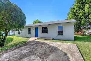324 W 5th Terrace, Pahokee, FL 33476 Sold 10/07/25