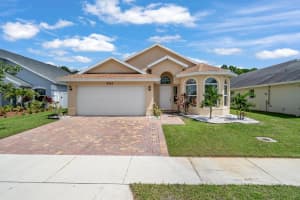 9760 Palm Breezes Dr Drive, Fort Pierce, FL 34945 - MLS#R11113424