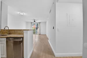 MLS# R11113528, West Palm Beach, Florida 33401