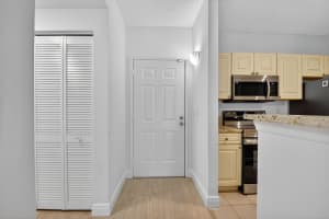 MLS# R11113528, West Palm Beach, Florida 33401
