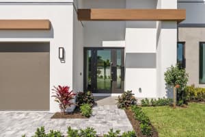 7537 W Country Club Blvd, Boca Raton, FL 33487 - MLS#R11113547