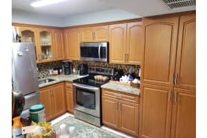 77 Mansfield B 77, Boca Raton, FL 33434 - MLS#R11113548