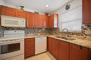 715 Lori Drive 210, Palm Springs, FL 33461 Sold 10/08/25