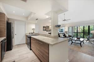 11863 Wimbledon Circle 525, Wellington