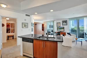 600 S Dixie Highway 352, West Palm Beach, FL 33401 - MLS#R11113608