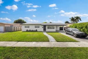 710 SW 70th Avenue, Pembroke Pines, FL 33023 - MLS#R11113613
