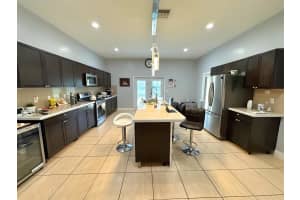 512 Avenida Del Sur, Clewiston, FL 33440 Sold 10/31/25