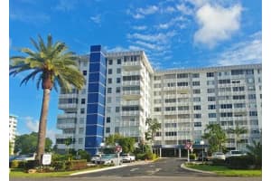 4350 Hillcrest Drive 214, Hollywood