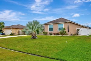 341 SW Kestor Drive 341, Port Saint Lucie, FL 34953 - MLS#R11113847