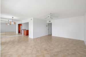 306 Wellington E, West Palm Beach, FL 33417 - MLS#R11113949