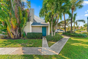 1605 S Us Highway 1 Sl 5f, Jupiter, FL 33477 - MLS#R11113950