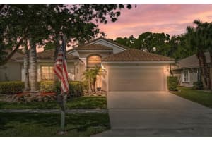 6947 Se Twin Oaks Circle, Stuart
