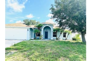 549 SW Prater Avenue, Port Saint Lucie, FL 34953 - MLS#R11114145