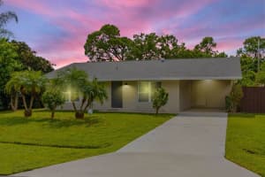 216 Se Fallon Drive, Port Saint Lucie