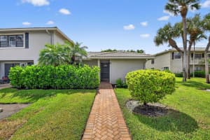 32 Stratford Lane W D, Boynton Beach