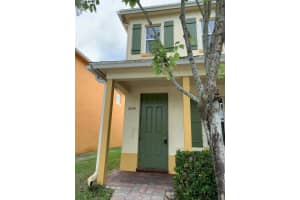 2155 Se Bell Isle Drive, Port Saint Lucie