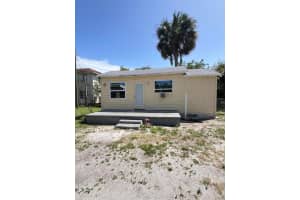 321 N 11th Street C, Fort Pierce, FL 34950 - MLS#R11114426