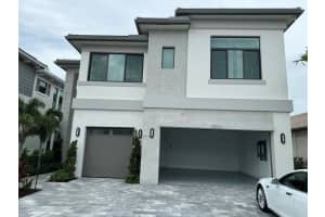 10033 Stockrun Drive, Palm Beach Gardens