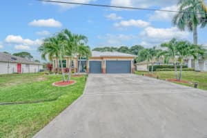 2082 SW Idaho Lane, Port Saint Lucie, FL 34953 - MLS#R11114520
