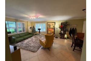 140 Ne 19 Court E 112-e, Wilton Manors