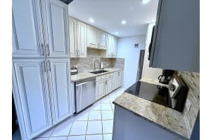 1028 Newport H, Deerfield Beach, FL 33442 - MLS#R11114555