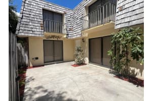 8 Lake Arbor Drive, Palm Springs