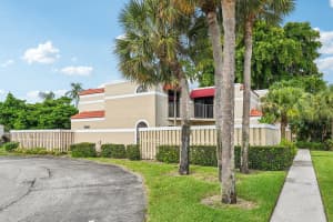 4075 Village Drive B, Delray Beach, FL 33445 - MLS#R11114588