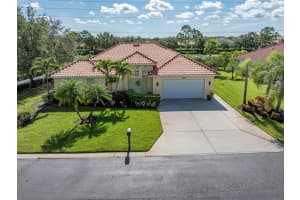 5837 Pine Ridge Circle, Vero Beach