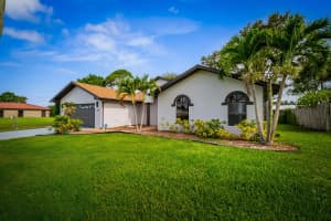 326 NE Genesee Avenue, Port Saint Lucie, FL 34983 - MLS#R11114722