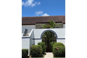 6041 Se Landing Way Se 17, Stuart
