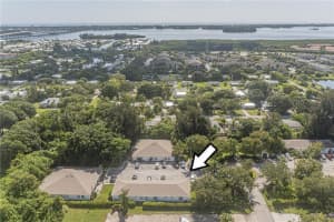 528 13th Place, Vero Beach, FL 32960 - MLS#R11114758