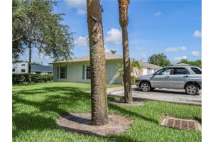 528 13th Place, Vero Beach, FL 32960 - MLS#R11114758