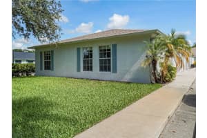 528 13th Place, Vero Beach, FL 32960 - MLS#R11114758
