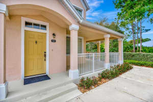 1561 SE Pomeroy Street, Stuart, FL 34997 - MLS#R11114773