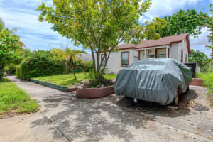 822 30th Court, West Palm Beach, FL 33407 - MLS#R11114791