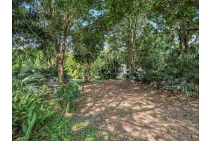 445 9th Court, Vero Beach, FL 32962 - MLS#R11114808