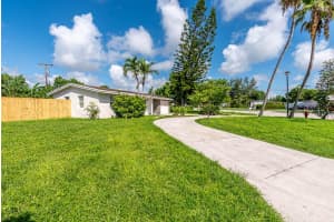 314 E Gateway Boulevard, Boynton Beach, FL 33435 - MLS#R11114815
