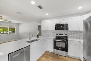 534 Michael Street, Sebastian, FL 32958 Sold 09/08/25