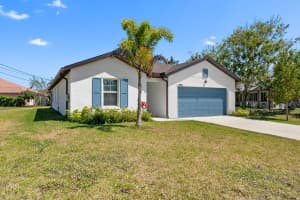 2801 SW Valley Court, Port Saint Lucie, FL 34953 - MLS#R11114845