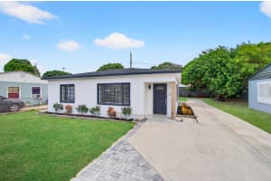 608 Fairfax Road, West Palm Beach, FL 33405 - MLS#R11114984